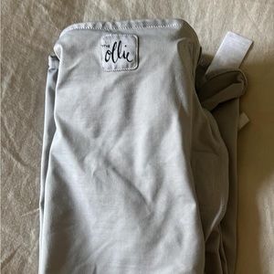 The Ollie World- The Ollie baby swaddle. Excellent condition. Freshly washed.